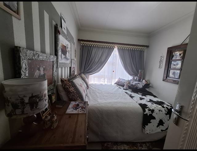 4 BEDROOM TOWNHOUSE FOR SALE IN DAL FOUCHE